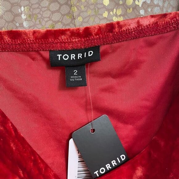 Torrid Red Velvet Cowl Neck Camisole Tank Top, 2X 18/20 NWT - Picture 3 of 10